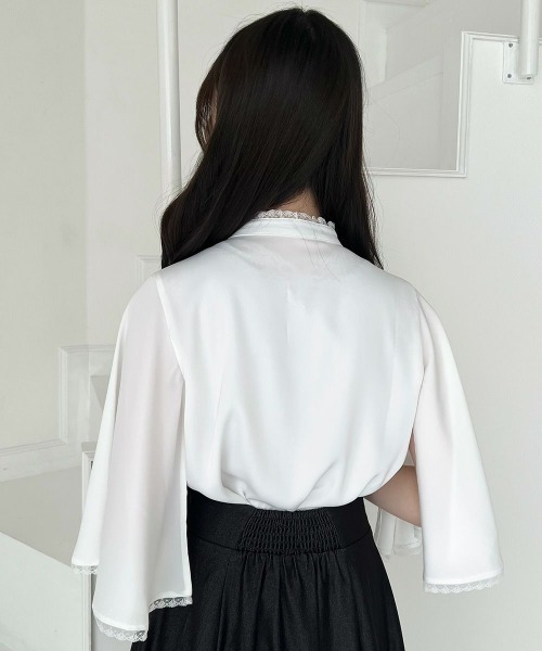an another angelus（アンアナザーアンジェラス）の「レース使いケープスリーブブラウス（シャツ/ブラウス・レディース・オフホワイト/ブルーグレー・FREE）」の9枚目の写真