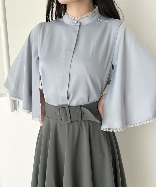 an another angelus（アンアナザーアンジェラス）の「レース使いケープスリーブブラウス（シャツ/ブラウス・レディース・オフホワイト/ブルーグレー・FREE）」の12枚目の写真