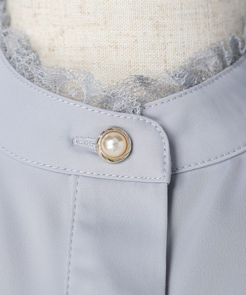 an another angelus（アンアナザーアンジェラス）の「レース使いケープスリーブブラウス（シャツ/ブラウス・レディース・オフホワイト/ブルーグレー・FREE）」の20枚目の写真