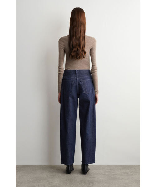 BAYバレルレッグジーンズ（デニムパンツ）｜COS（コス）のファッション