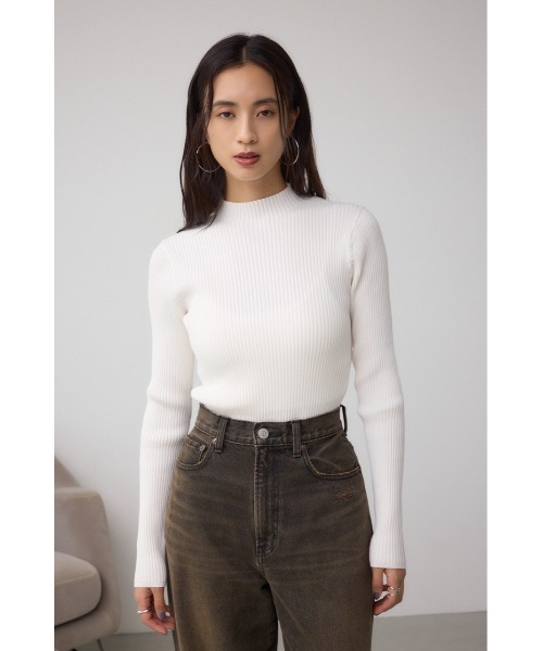 AZUL by moussy(アズールバイマウジー)の「VENUSハイネックリブニット(ニット/セーター・レディース・レッド/ライトグレー/アイボリー/ブラック・SMALL/MEDIUM)」の6枚目の写真