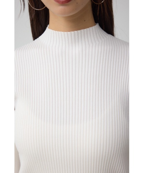 AZUL by moussy(アズールバイマウジー)の「VENUSハイネックリブニット(ニット/セーター・レディース・レッド/ライトグレー/アイボリー/ブラック・SMALL/MEDIUM)」の11枚目の写真