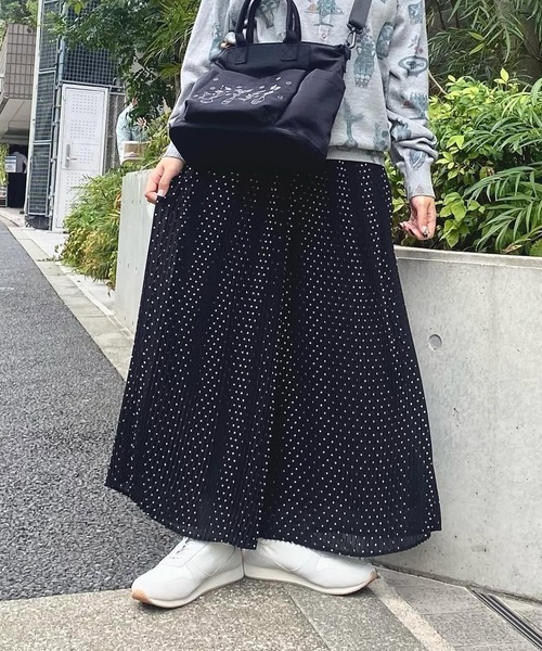 SUPER HAKKA（スーパーハッカ）の「エステルシフォンドットプリントクリスタルプリーツワイドパンツ（裏地付き）（その他パンツ・レディース・ブラック/ネイビー・FREE）」の12枚目の写真