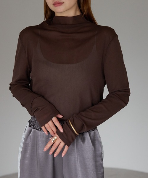 r.(アールドット)の「ボトルネック シアートップス(Tシャツ/カットソー・レディース・オフホワイト/ブラウン/パープル/ダークグレー/マスタード/ブラック・FREE)」の5枚目の写真