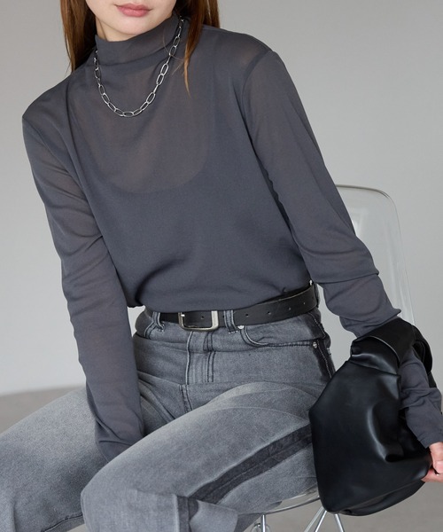 r.(アールドット)の「ボトルネック シアートップス(Tシャツ/カットソー・レディース・オフホワイト/ブラウン/パープル/ダークグレー/マスタード/ブラック・FREE)」の4枚目の写真