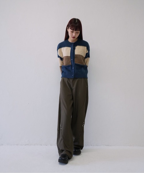 Uenui(ウニュイ)の「【 cunii 】 ブロッキング カラー ニット カーディガン 秋冬新作(カーディガン/ボレロ・レディース・ネイビー/グレー/ピンク/ベージュ系・FREE)」の15枚目の写真