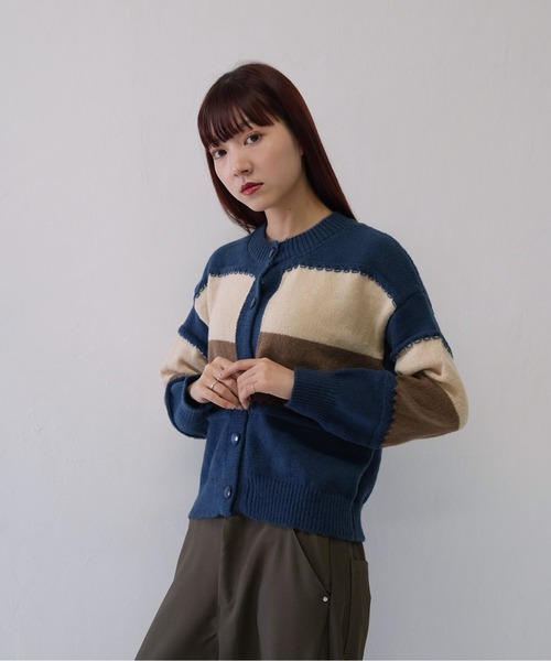 Uenui(ウニュイ)の「【 cunii 】 ブロッキング カラー ニット カーディガン 秋冬新作(カーディガン/ボレロ・レディース・ネイビー/グレー/ピンク/ベージュ系・FREE)」の13枚目の写真