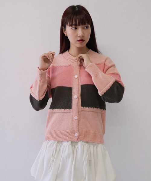 Uenui(ウニュイ)の「【 cunii 】 ブロッキング カラー ニット カーディガン 秋冬新作(カーディガン/ボレロ・レディース・ネイビー/グレー/ピンク/ベージュ系・FREE)」の20枚目の写真