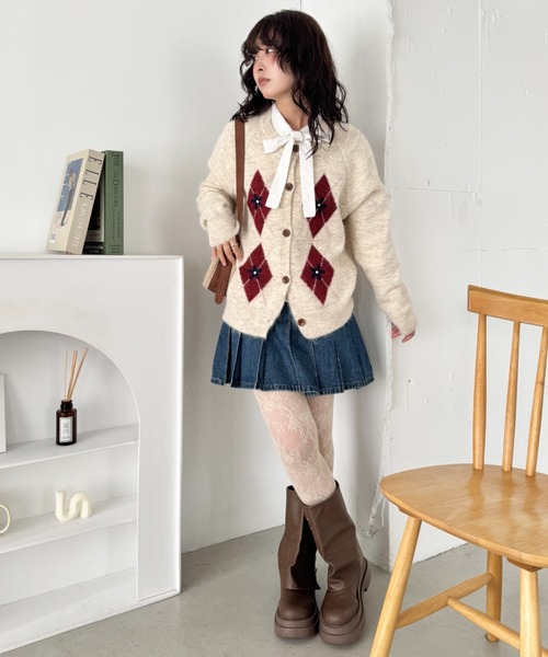 SOLLON.(ソルロン)の「フラワー刺繍アーガイルニットカーディガン(カーディガン/ボレロ・レディース・アイボリー/グレー/チャコールグレー・FREE)」の10枚目の写真