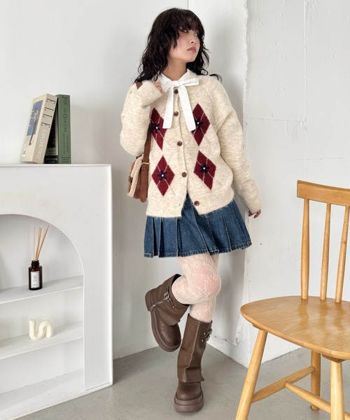 SOLLON.(ソルロン)の「フラワー刺繍アーガイルニットカーディガン(カーディガン/ボレロ・レディース・アイボリー/グレー/チャコールグレー・FREE)」の9枚目の写真