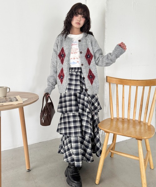 SOLLON.(ソルロン)の「フラワー刺繍アーガイルニットカーディガン(カーディガン/ボレロ・レディース・アイボリー/グレー/チャコールグレー・FREE)」の19枚目の写真