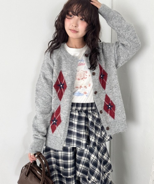 SOLLON.(ソルロン)の「フラワー刺繍アーガイルニットカーディガン(カーディガン/ボレロ・レディース・アイボリー/グレー/チャコールグレー・FREE)」の12枚目の写真