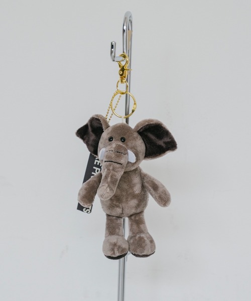 THEATRE PRODUCTS（シアタープロダクツ）の「アニマルぬいぐるみチャーム（キーホルダー・レディース・グレー/ブラック/ライトベージュ/チャコール/ベージュ/ホワイト/ライトグレー/ブラウン/キャメル・FREE）」の4枚目の写真