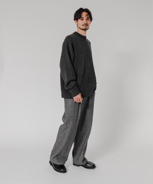 URBAN RESEARCH（アーバンリサーチ）の「new basic　WOOL CASHMERE CHUNKY SWEATER（ニット/セーター・メンズ・ブラウン/チャコールグレー・X-LARGE/LARGE/MEDIUM）」の21枚目の写真