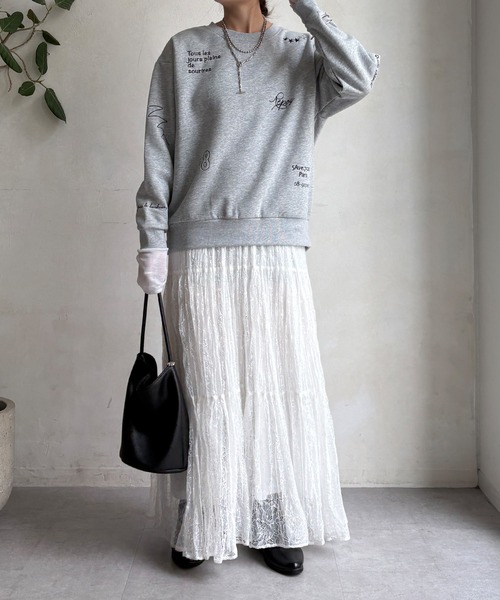 DouDou（ドゥドゥ）の「【WEB限定】裏毛裏起毛ランダム刺繍ロゴトップス（Tシャツ/カットソー・レディース・ベージュ/ライトグレー/チャコールグレー・FREE）」の4枚目の写真