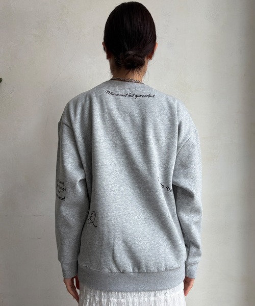 DouDou（ドゥドゥ）の「【WEB限定】裏毛裏起毛ランダム刺繍ロゴトップス（Tシャツ/カットソー・レディース・ベージュ/ライトグレー/チャコールグレー・FREE）」の16枚目の写真