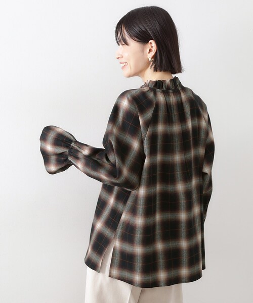 THE SHOP TK （ザ ショップ ティーケー ）の「起毛オンブレフリルブラウス（シャツ/ブラウス・レディース・ブラウン系2/ネイビー系1・12/13）」の17枚目の写真