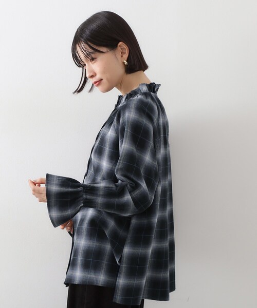 THE SHOP TK （ザ ショップ ティーケー ）の「起毛オンブレフリルブラウス（シャツ/ブラウス・レディース・ブラウン系2/ネイビー系1・12/13）」の12枚目の写真
