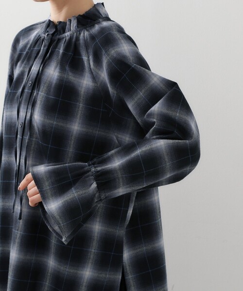 THE SHOP TK （ザ ショップ ティーケー ）の「起毛オンブレフリルブラウス（シャツ/ブラウス・レディース・ブラウン系2/ネイビー系1・12/13）」の8枚目の写真