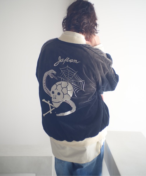 ADAM PATEK(アダムパテック)の「ADAMPATEK/aged velour souvenir jacket/エイジング加工リバーシブルベロアスカジャン(AP2523010)(スカジャン・レディース・ブラック×ブラック/ブラック×ホワイト・1/2)」の8枚目の写真