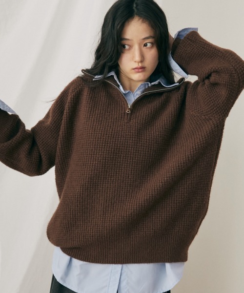MERLOT（メルロー）の「ハーフジップワッフルニットプルオーバー（ニット/セーター・レディース・ピンク/ブラウン・FREE）」の3枚目の写真