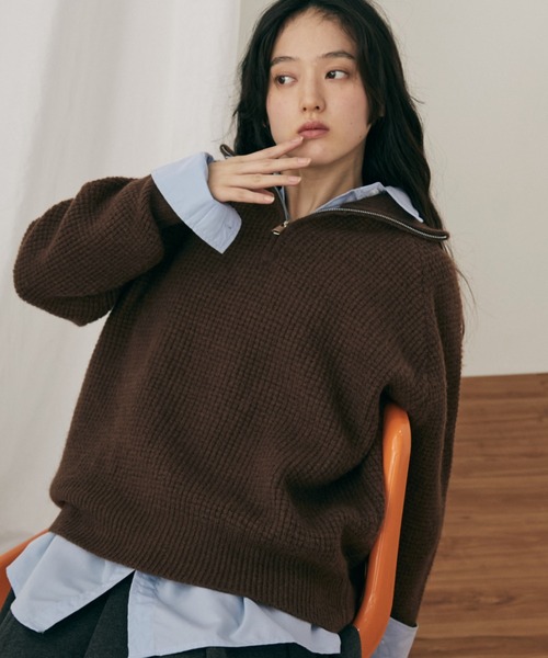 MERLOT（メルロー）の「ハーフジップワッフルニットプルオーバー（ニット/セーター・レディース・ピンク/ブラウン・FREE）」の6枚目の写真