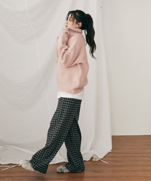 MERLOT（メルロー）の「ハーフジップワッフルニットプルオーバー（ニット/セーター・レディース・ピンク/ブラウン・FREE）」の17枚目の写真