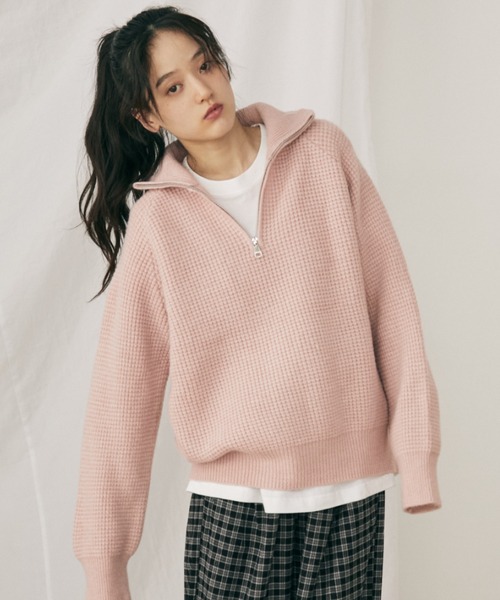 MERLOT（メルロー）の「ハーフジップワッフルニットプルオーバー（ニット/セーター・レディース・ピンク/ブラウン・FREE）」の11枚目の写真