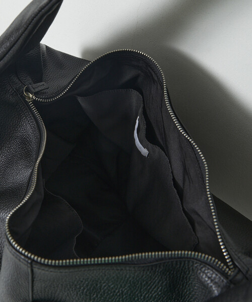 Firsthand（ファーストハンド）の「Firsthand/ファーストハンド Leather Banana Big Shoulder Bag / レザーバナナビッグショルダー / メッセンジャーバッグ / 牛革 / 撥水レザー（ショルダーバッグ・メンズ・ブラック・ONE SIZE）」の21枚目の写真