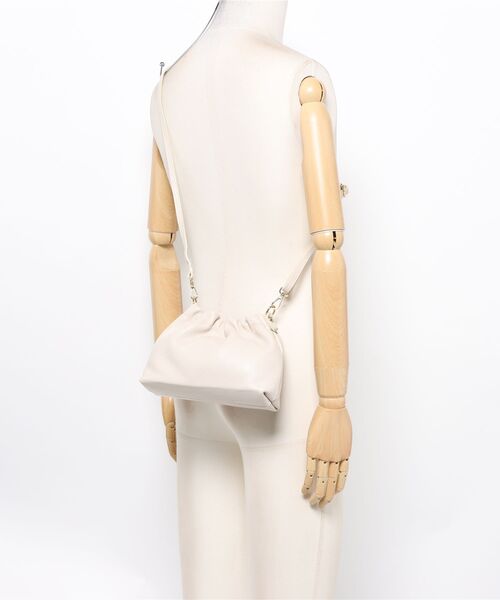 Jines（ジネス）の「ギャザーショルダーバッグ【MALRON/マルロン】（ショルダーバッグ・レディース・ホワイト・フリー）」の13枚目の写真