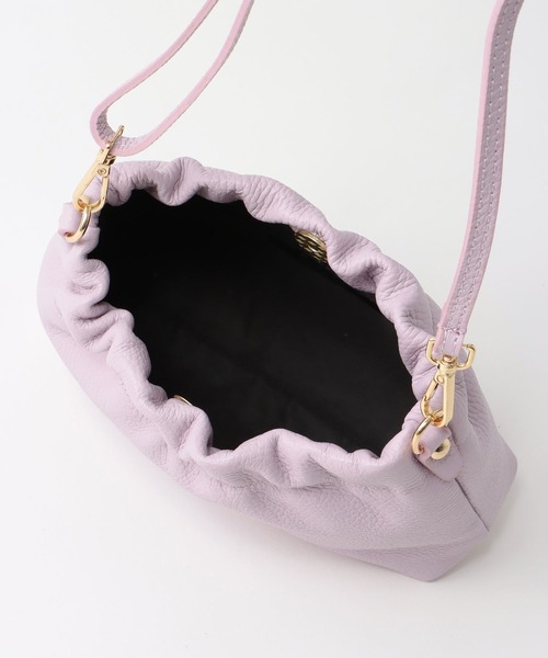 Jines（ジネス）の「ギャザーショルダーバッグ【MALRON/マルロン】（ショルダーバッグ・レディース・ホワイト・フリー）」の5枚目の写真