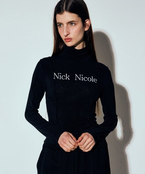 NICK&NICOLE(ニックアンドニコール)の「NICOLE PINTUCK LINE TURTLENECK TOP_BLACK(Tシャツ/カットソー・レディース・その他・FREE)」の3枚目の写真