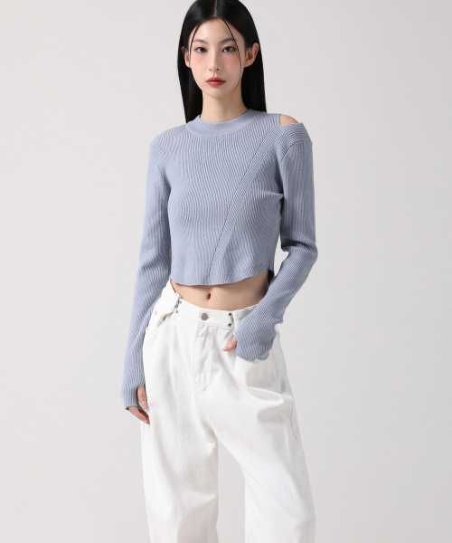 AVANDRESS(アバンドレス )の「Tati Hole Round Knit BLACK(ニット/セーター・レディース・ブラック・SMALL/MEDIUM)」の6枚目の写真