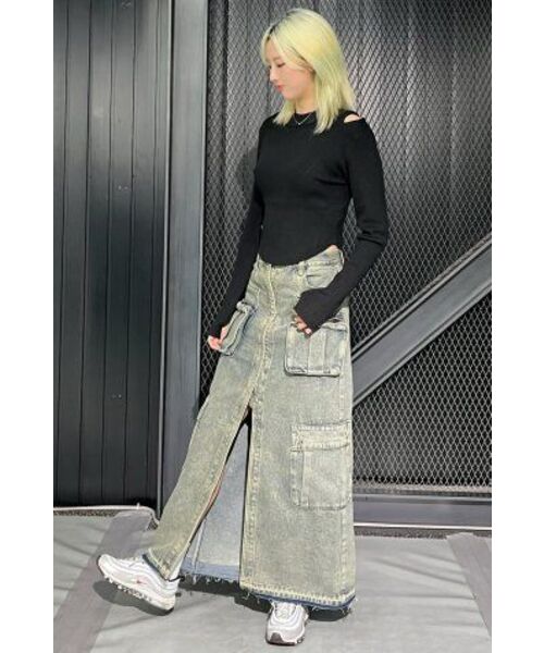 AVANDRESS(アバンドレス )の「Tati Hole Round Knit BLACK(ニット/セーター・レディース・ブラック・SMALL/MEDIUM)」の13枚目の写真