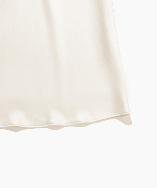 TTUDEMENT(トュードメント)の「SATIN LONG SKIRT CREAM(スカート・レディース・その他・LARGE/SMALL/MEDIUM)」の5枚目の写真