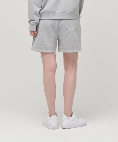 MUSINSA STANDARD WOMAN（ムシンサスタンダードウーマン）の「ウィメンズスウェットショーツ [ミディアムグレー]（その他パンツ・レディース・その他・MEDIUM/LARGE/X-SMALL/SMALL）」の2枚目の写真
