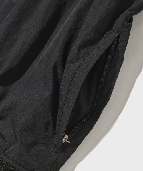 OUTSTANDING(アウトスタンディング)の「BASKETBALL WARMUP PULLOVER_BLACK(Tシャツ/カットソー・メンズ・その他・SMALL/MEDIUM/LARGE)」の6枚目の写真
