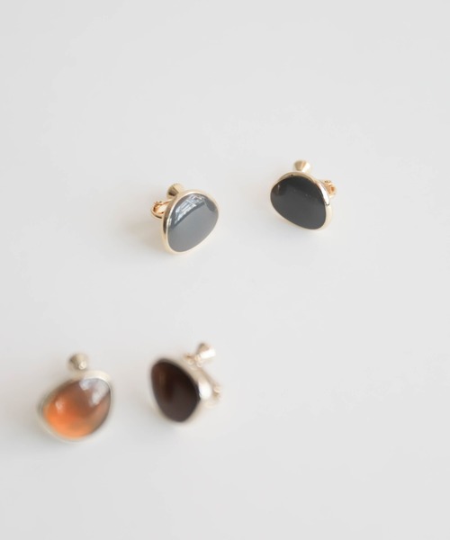 rapiecage(ラピエサージュ)の「クリアカラーカボションイヤリング(イヤリング・レディース・グレー/ブラウン・FREE)」の16枚目の写真