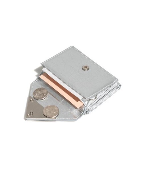 FENNEC(フェネック)の「CRINKLE TRIANGLE TRIPLE WALLET - SILVER(財布・レディース・その他・FREE)」の4枚目の写真