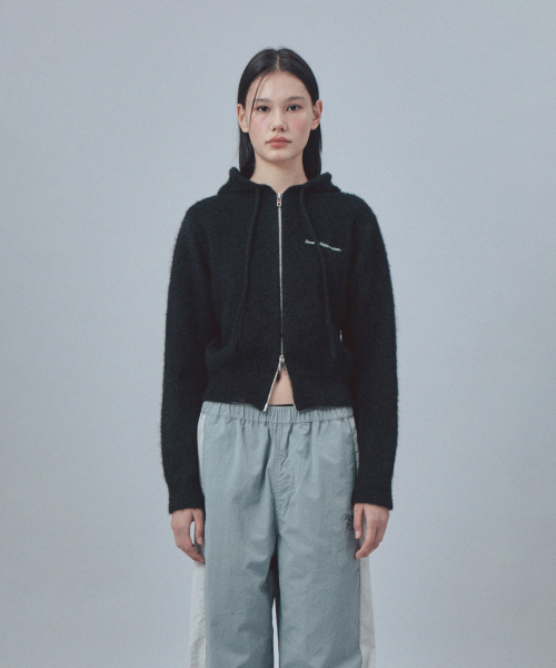 Rest&Recreation(レストアンドレクリエーション)の「HAIRY KNIT HOOD ZIP-UP - BLACK(ニット/セーター・レディース・その他・ONE)」の3枚目の写真