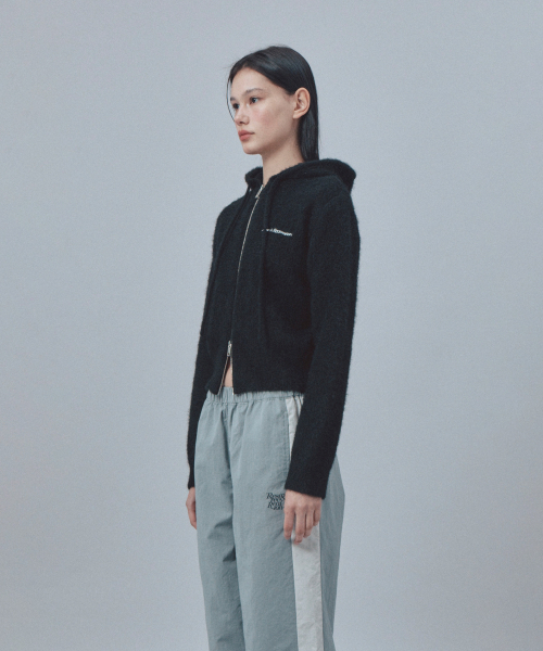 Rest&Recreation(レストアンドレクリエーション)の「HAIRY KNIT HOOD ZIP-UP - BLACK(ニット/セーター・レディース・その他・ONE)」の4枚目の写真