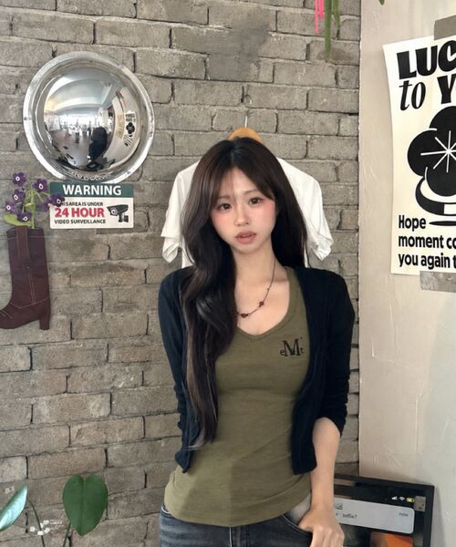 MUCENT（ムセント）の「オニキスシースルーシグネチャーロゴVネッククロップ半袖Tシャツ（7カラー）（Tシャツ/カットソー・レディース・Beige/ネイビー/ホワイト/チャコールグレー/ブラック/カーキ/スカイブルー・FREE）」の17枚目の写真