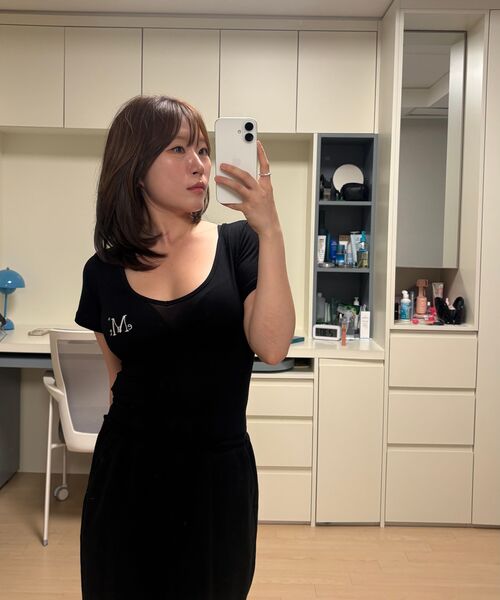 MUCENT（ムセント）の「オニキスシースルーシグネチャーロゴVネッククロップ半袖Tシャツ（7カラー）（Tシャツ/カットソー・レディース・Beige/ネイビー/ホワイト/チャコールグレー/ブラック/カーキ/スカイブルー・FREE）」の19枚目の写真