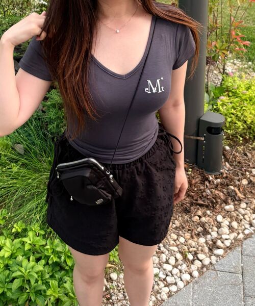 MUCENT（ムセント）の「オニキスシースルーシグネチャーロゴVネッククロップ半袖Tシャツ（7カラー）（Tシャツ/カットソー・レディース・Beige/ネイビー/ホワイト/チャコールグレー/ブラック/カーキ/スカイブルー・FREE）」の9枚目の写真