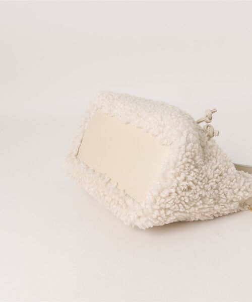 MARLON FIRENZE(マーロンフィレンツェ)の「Secchiello Mair Bag Teddy(ショルダーバッグ・レディース・ブラック/ライトベージュ・ONE SIZE)」の7枚目の写真