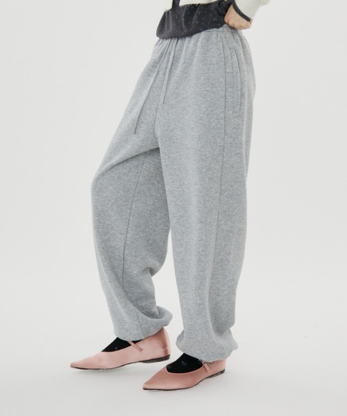 FUULLY STUDIO（フーリィーステューディオ）の「スウェットイージーワイドパンツ（スウェットパンツ・レディース・イエロー/グレー/ブラック・FREE）」の4枚目の写真