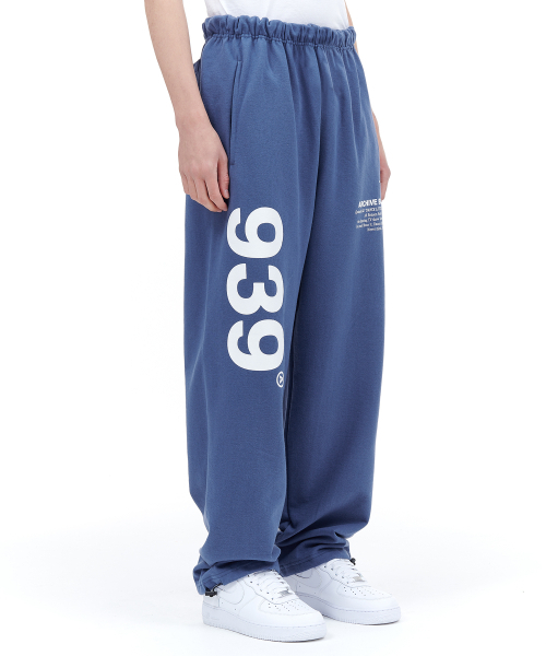 ARCHIVE BOLD（アーカイブボールド）の「939 LOGO SWEAT PANTS_BLUE（スウェットパンツ・メンズ・その他・LARGE/SMALL/MEDIUM）」の2枚目の写真