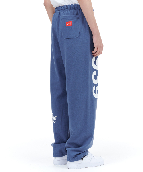 ARCHIVE BOLD（アーカイブボールド）の「939 LOGO SWEAT PANTS_BLUE（スウェットパンツ・メンズ・その他・LARGE/SMALL/MEDIUM）」の3枚目の写真