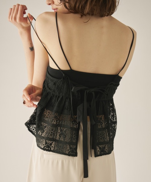 AIC.（エーアイシー）の「パネルレースバックリボンキャミビスチェ（キャミソール・レディース・ブラック/オフホワイト・FREE）」の2枚目の写真
