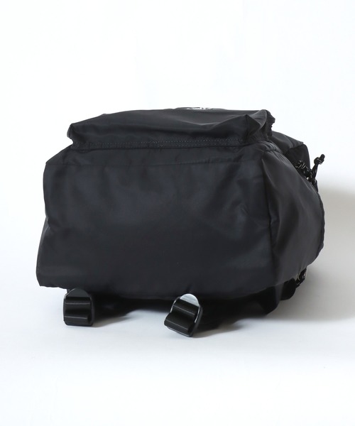 OUTDOOR PRODUCTS（アウトドアプロダクツ）の「OUTDOOR PRODUCTS（アウトドアプロダクツ）ラスターツイル ナイロンデイパック 16L/レディース ママバッグ（バックパック/リュック・レディース・ベージュ/ブラック・FREE）」の9枚目の写真